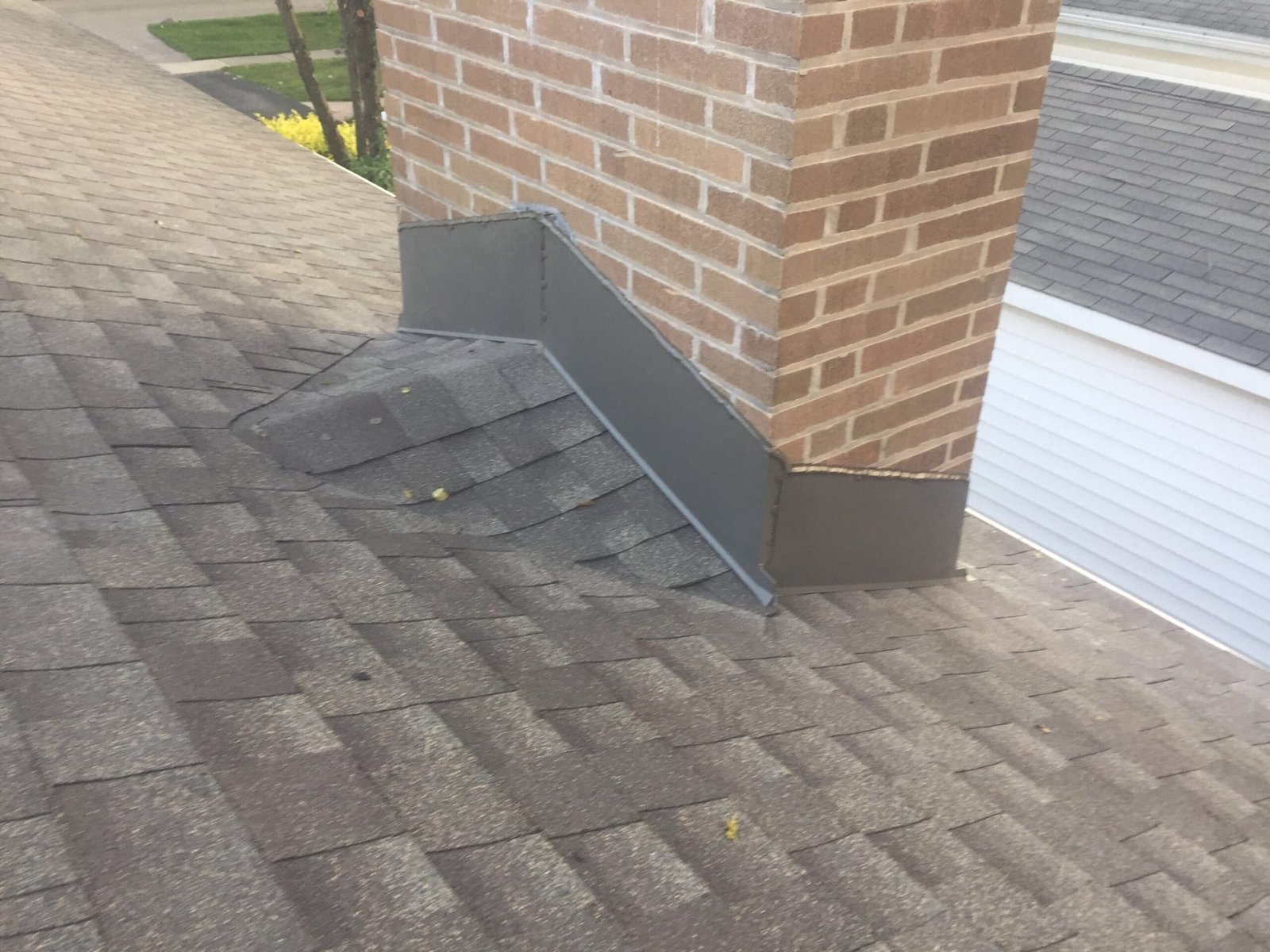 Get your roof inspected Chicagoland (847) 827-1605