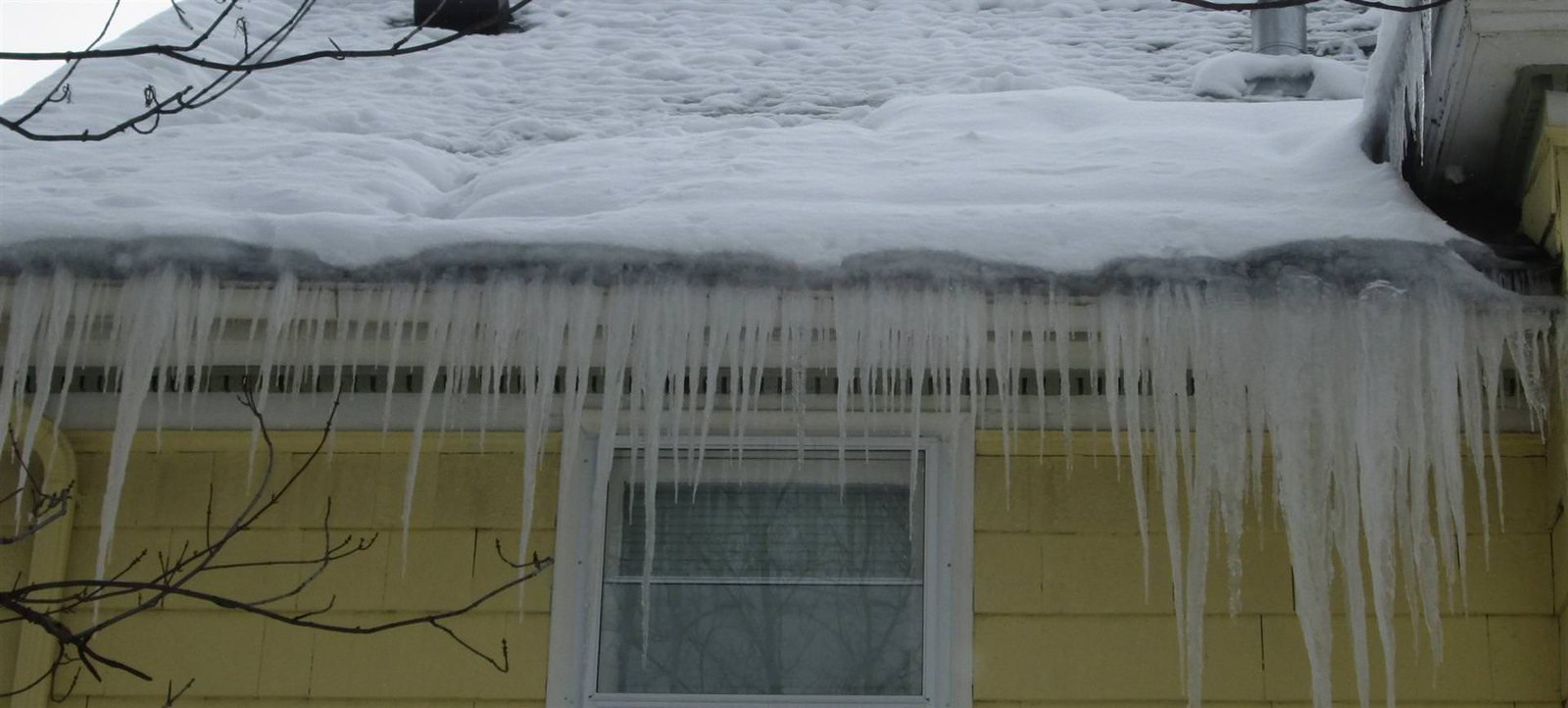 Just what is Ice Damming? We Fix Ice Dams: -LRB-847-RRB- 827-1605 ...