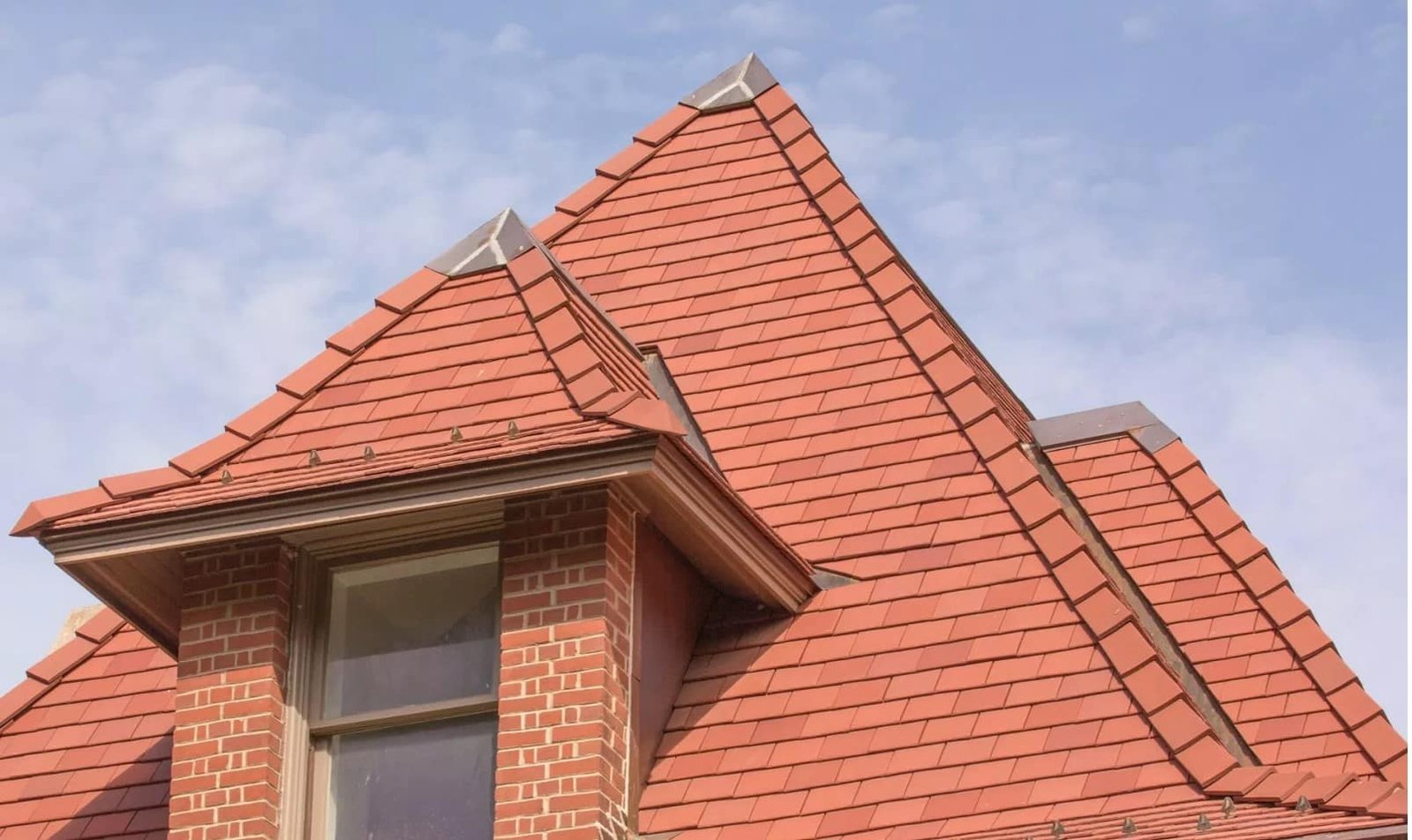 Strengths and Weaknesses of Different Types of Roofing Materials