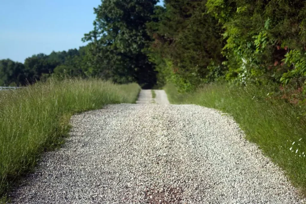 is gravel a good driveway material?