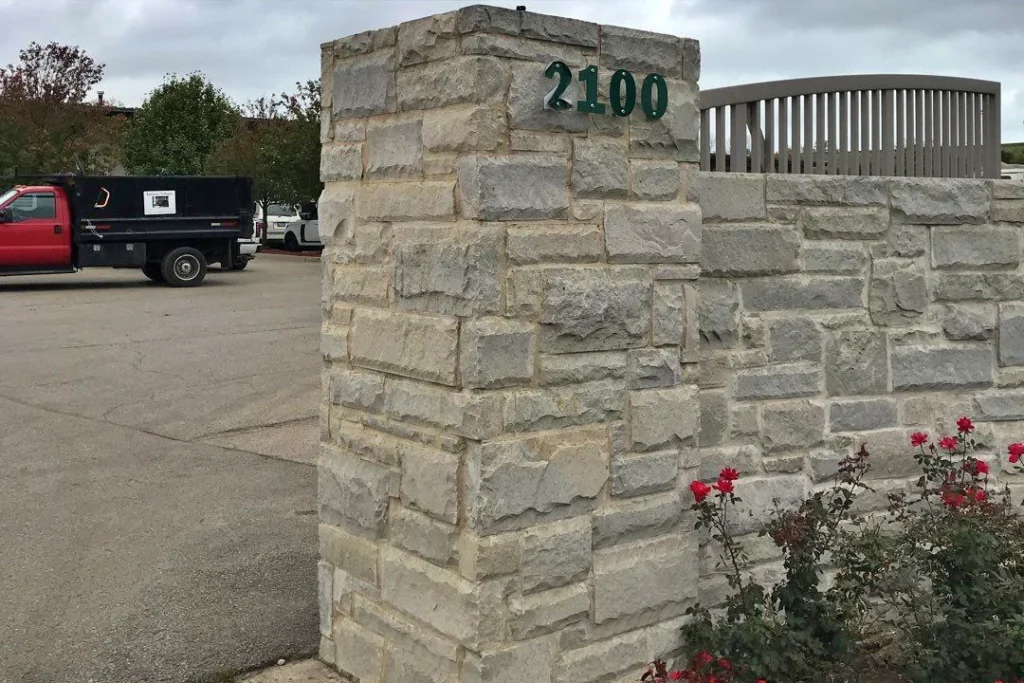 disadvantages of stone veneer