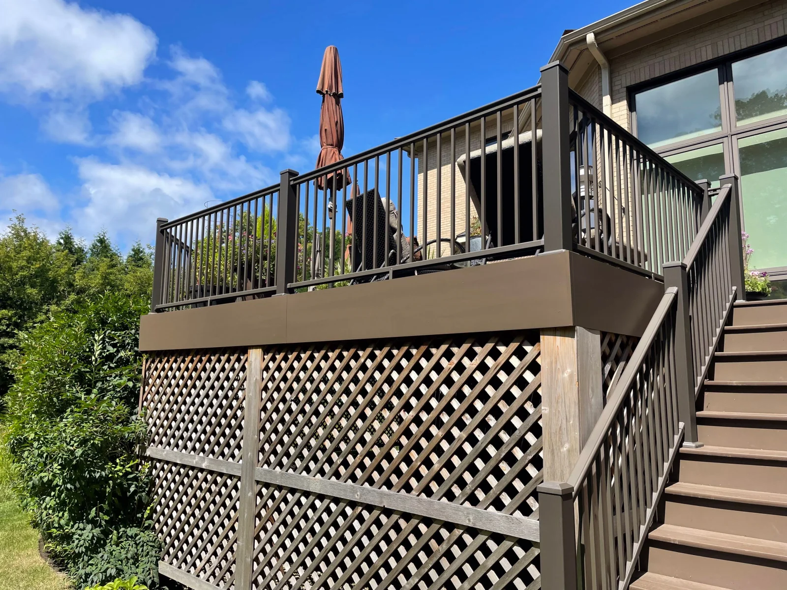 how to choose deck railing